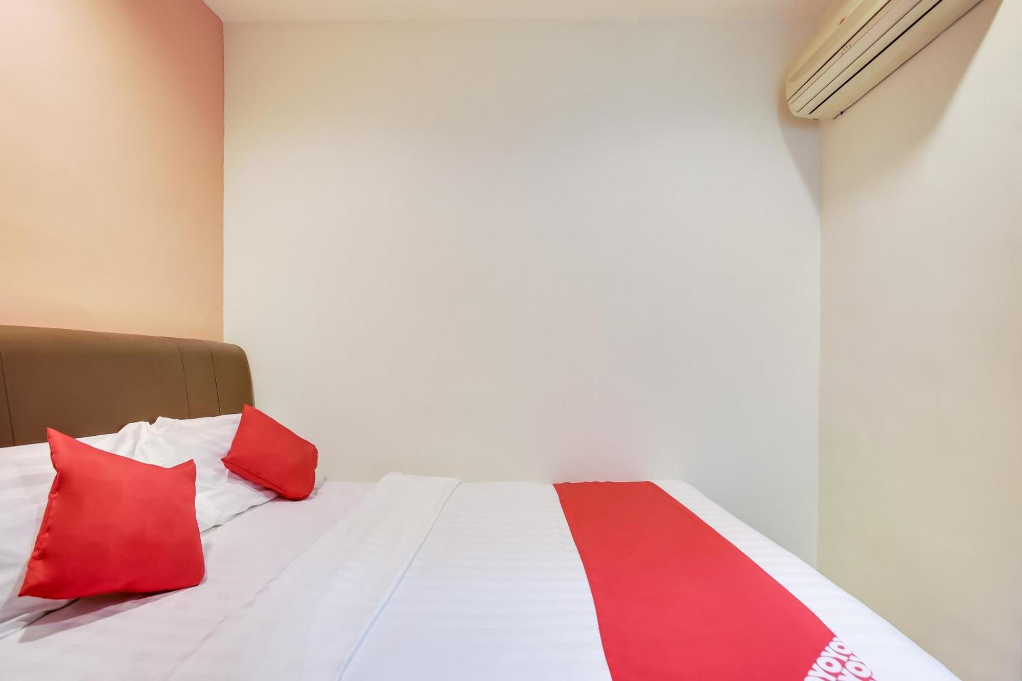 Oyo 90282 Hotel Taj Inn, Seksyen 7 Шах-Алам Екстер'єр фото