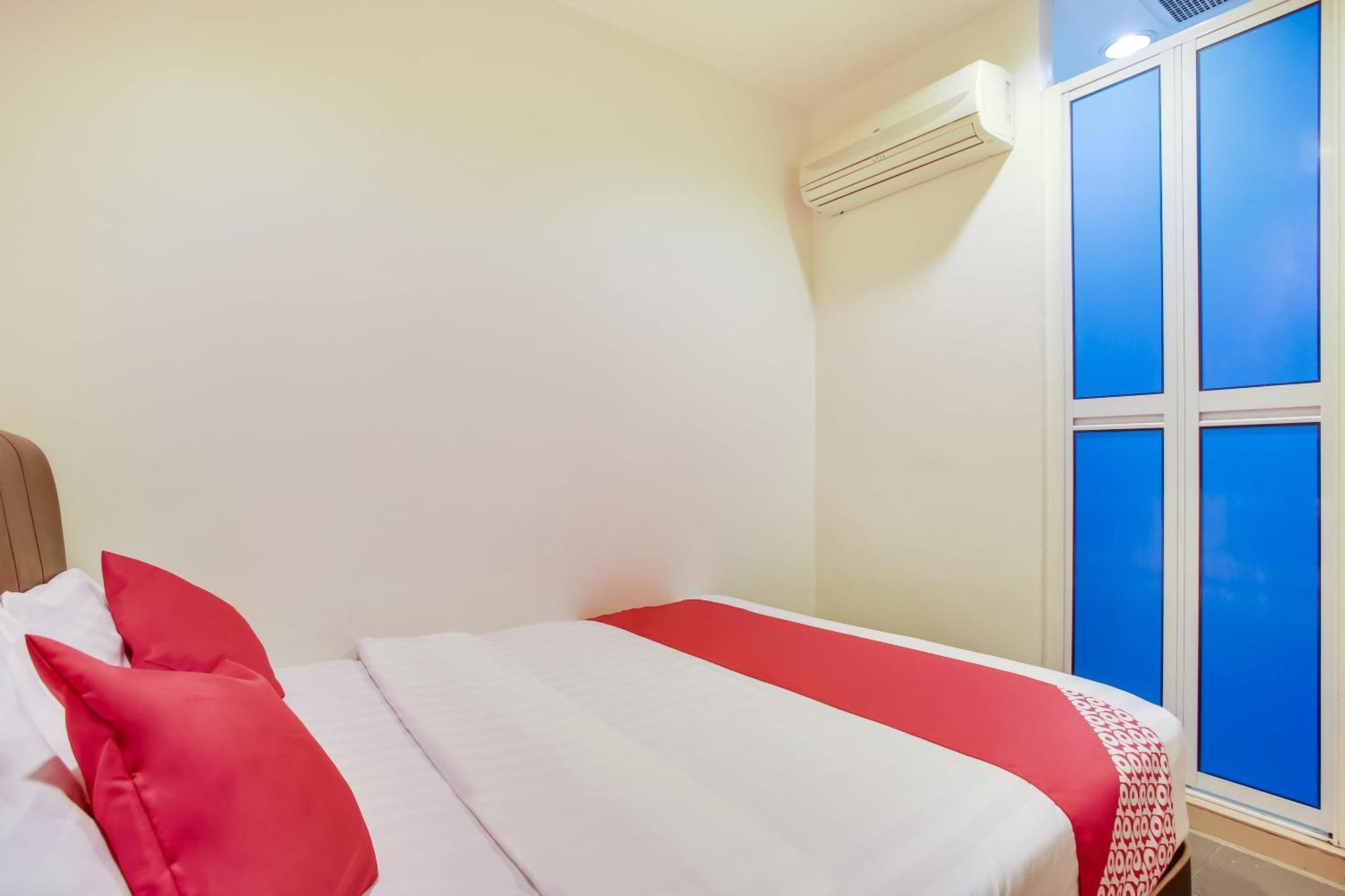 Oyo 90282 Hotel Taj Inn, Seksyen 7 Шах-Алам Екстер'єр фото
